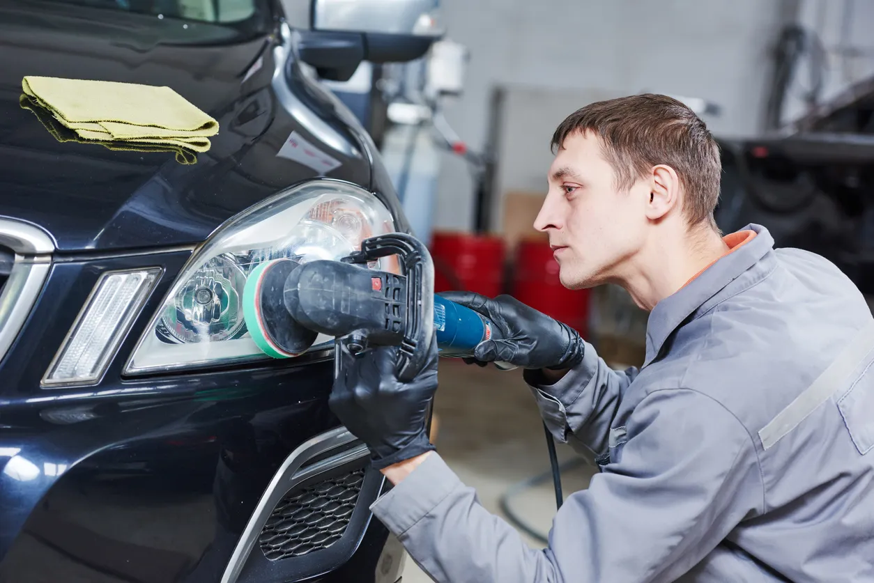 Polishing an oxidized headlight lens