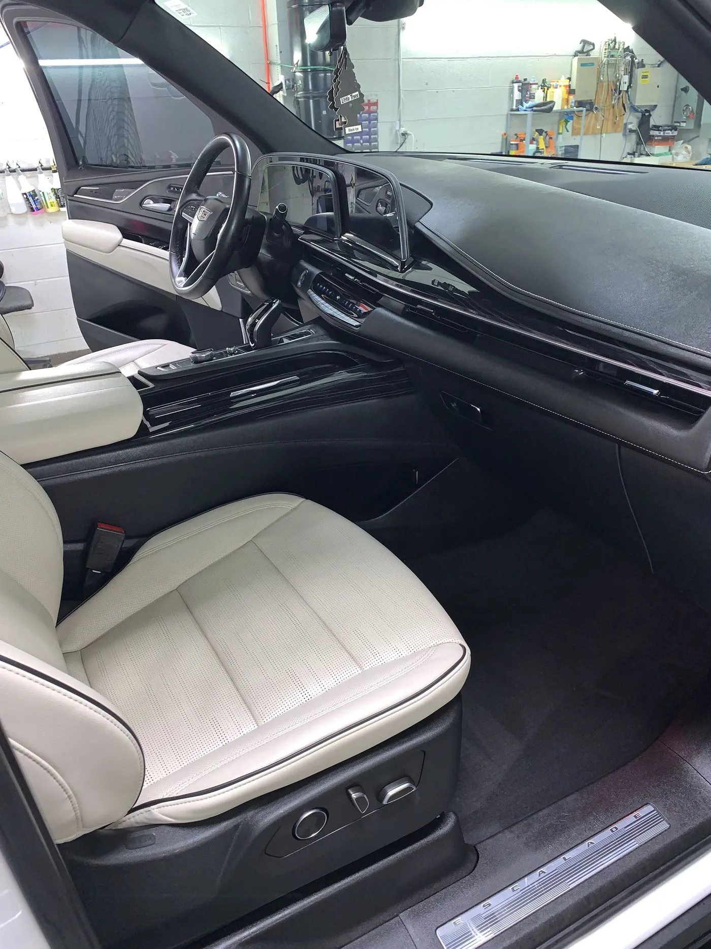 Detailed Cadillac Escalade interior